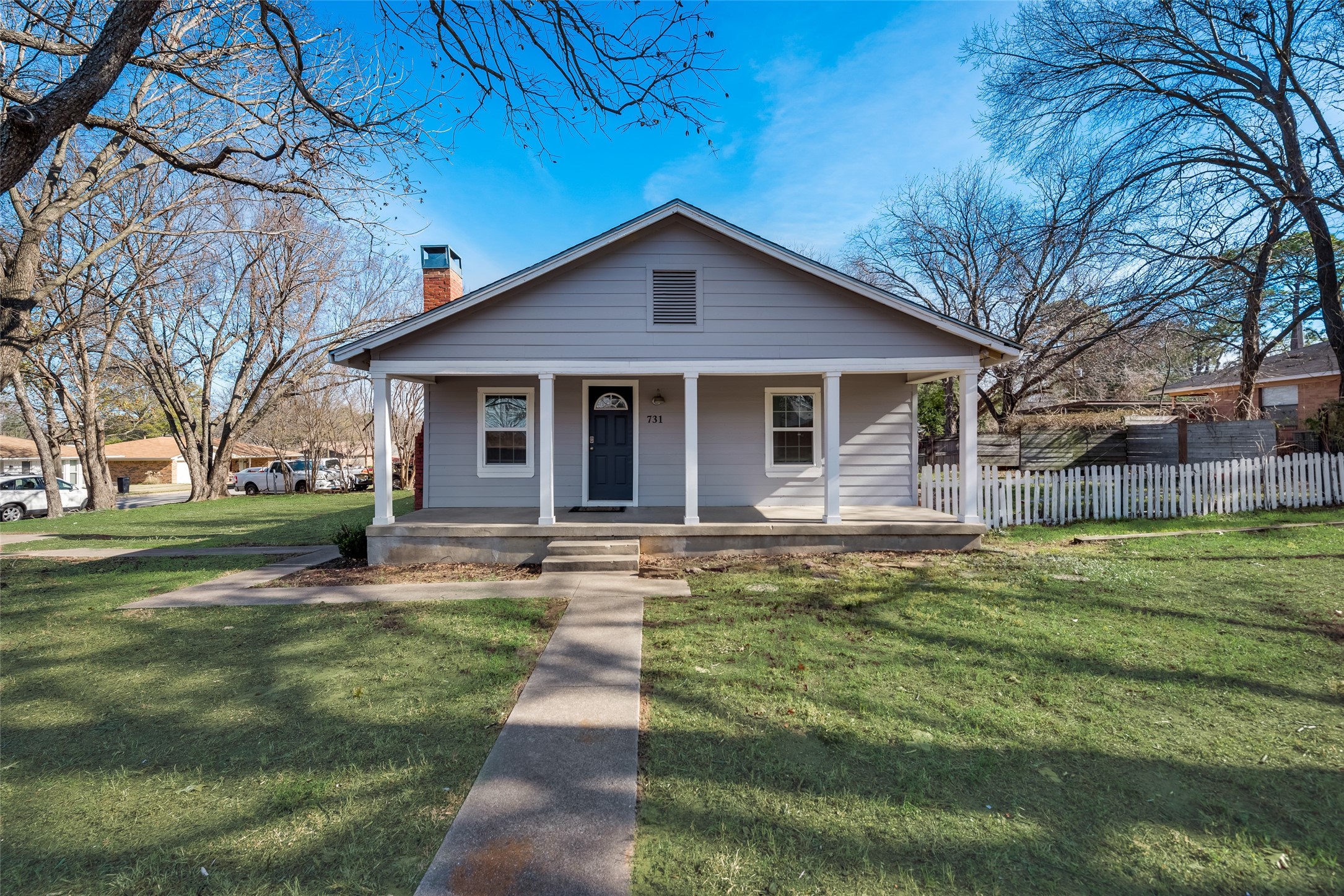 731 Oakwood Lane Arlington TX 76012