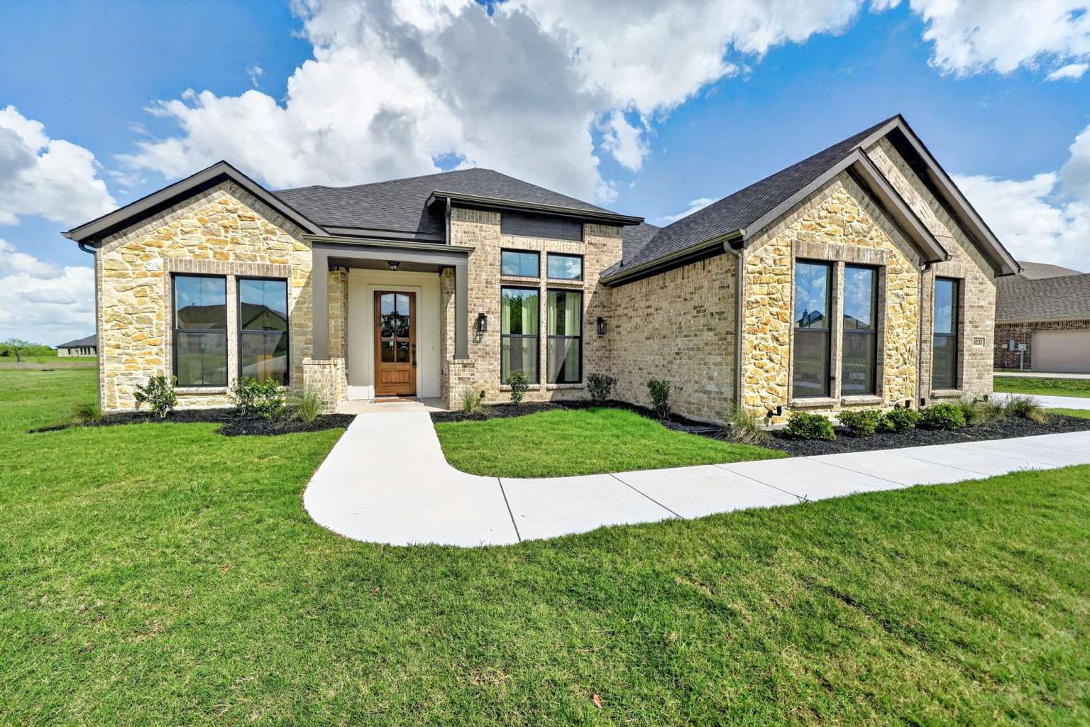 6233 Pyrenean Oak Royse City TX 75189
