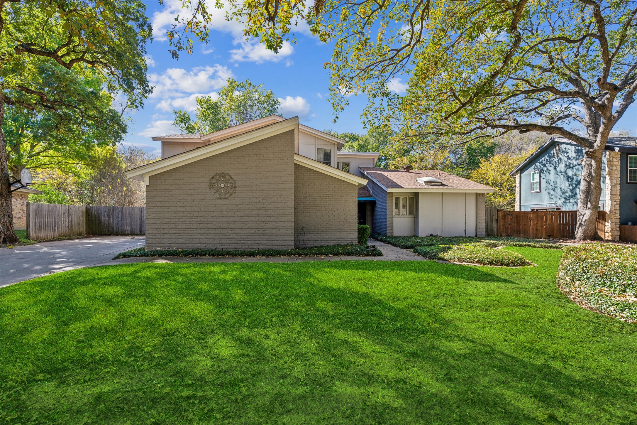 2308 Crown Colony Drive Arlington TX 76011