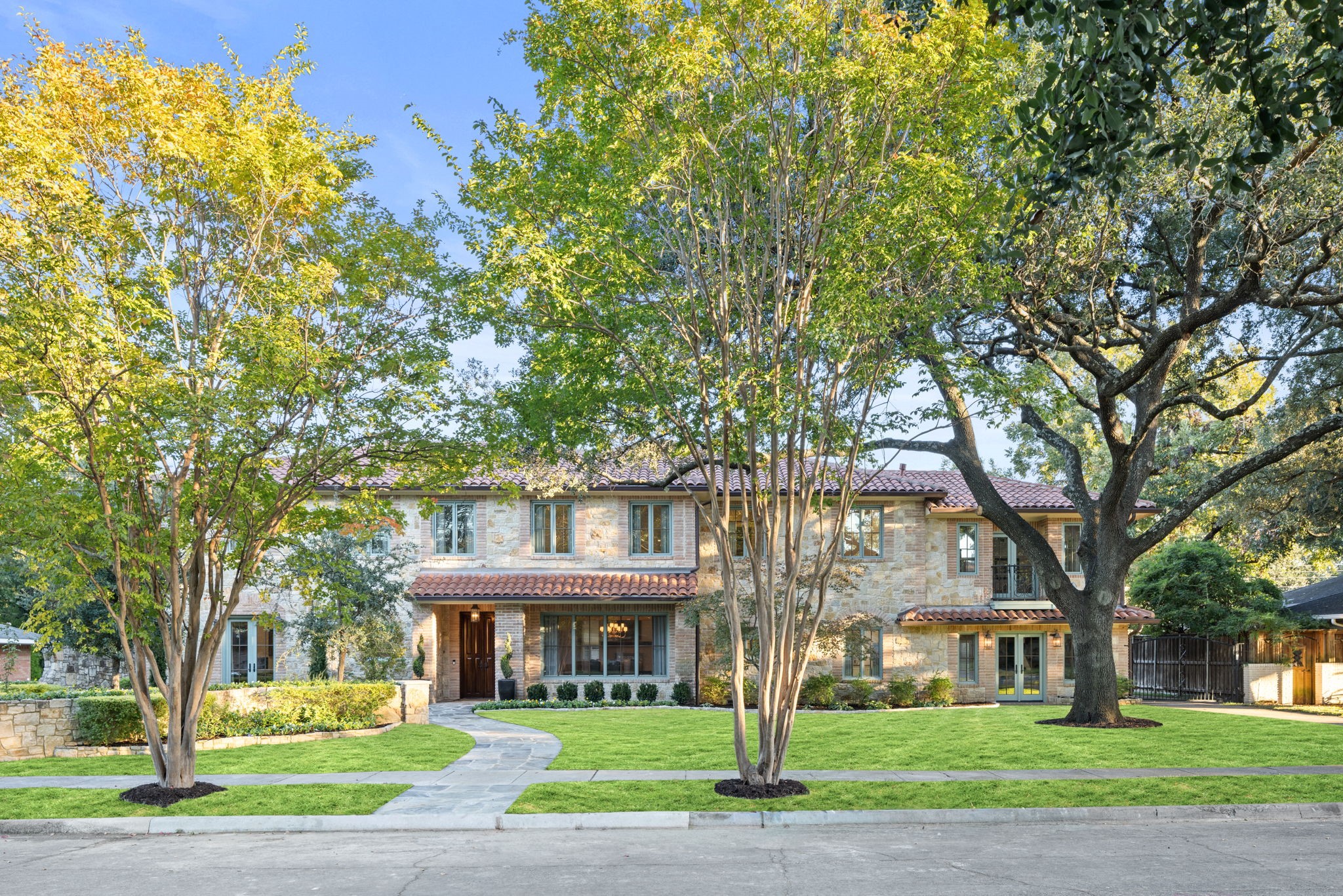 Dallas TX, 7130 Brookcove Lane