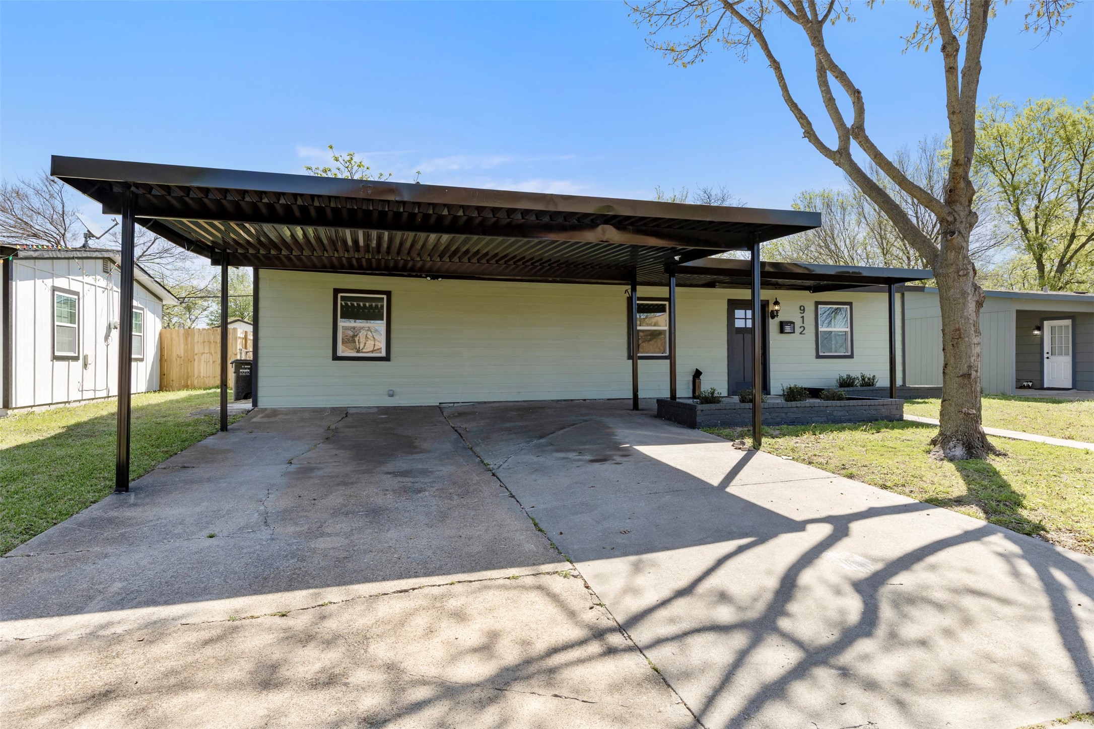 912 Wilkinson Drive Mesquite TX 75149