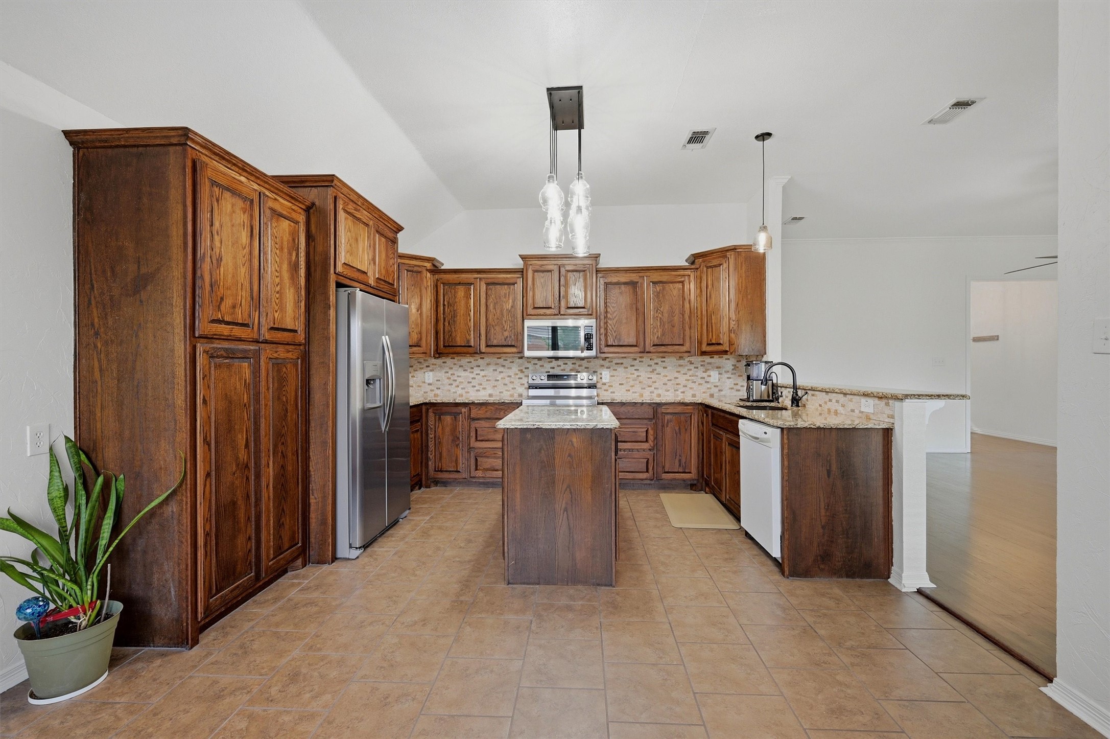 806 Birch Circle Van Alstyne TX 75495