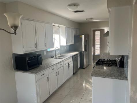 1822 Tiburon Bend Lewisville TX 75067