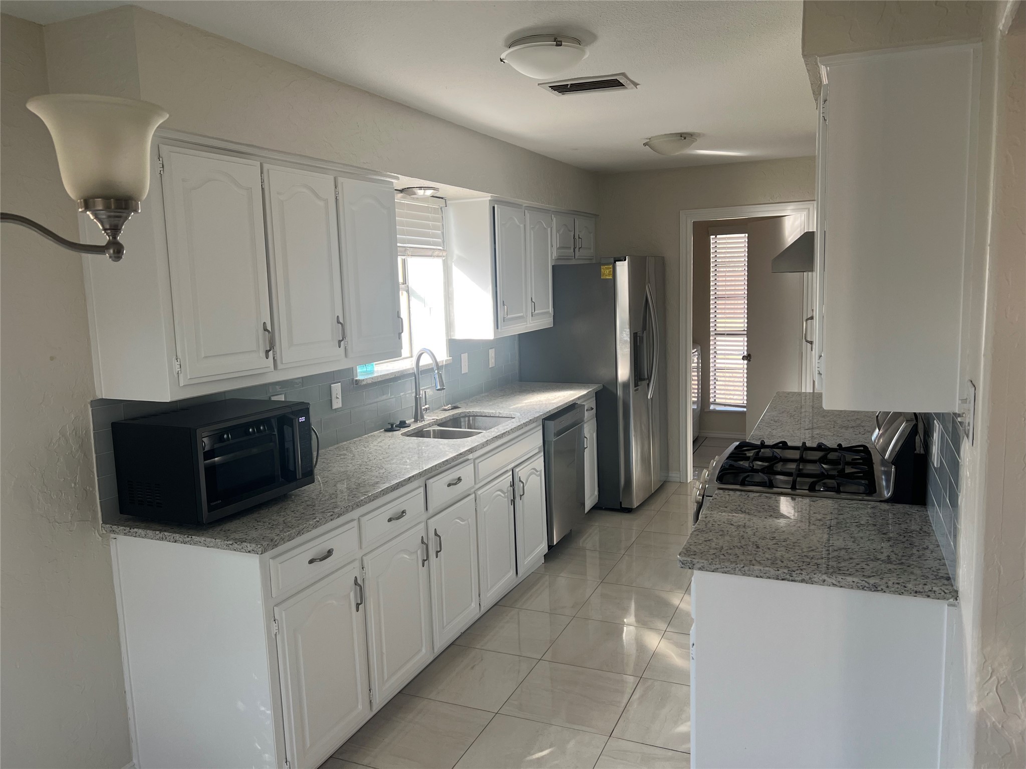 1822 Tiburon Bend Lewisville TX 75067