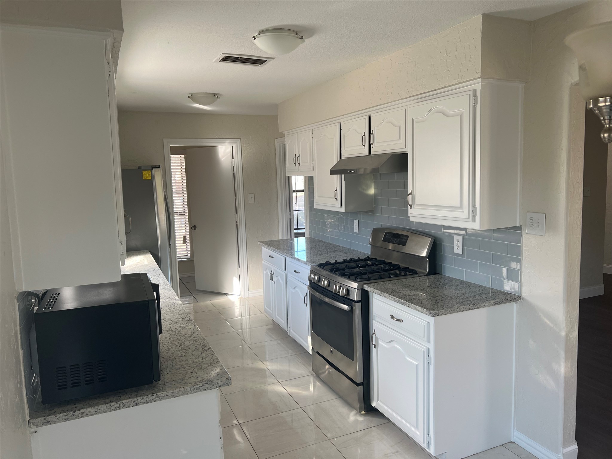 1822 Tiburon Bend Lewisville TX 75067