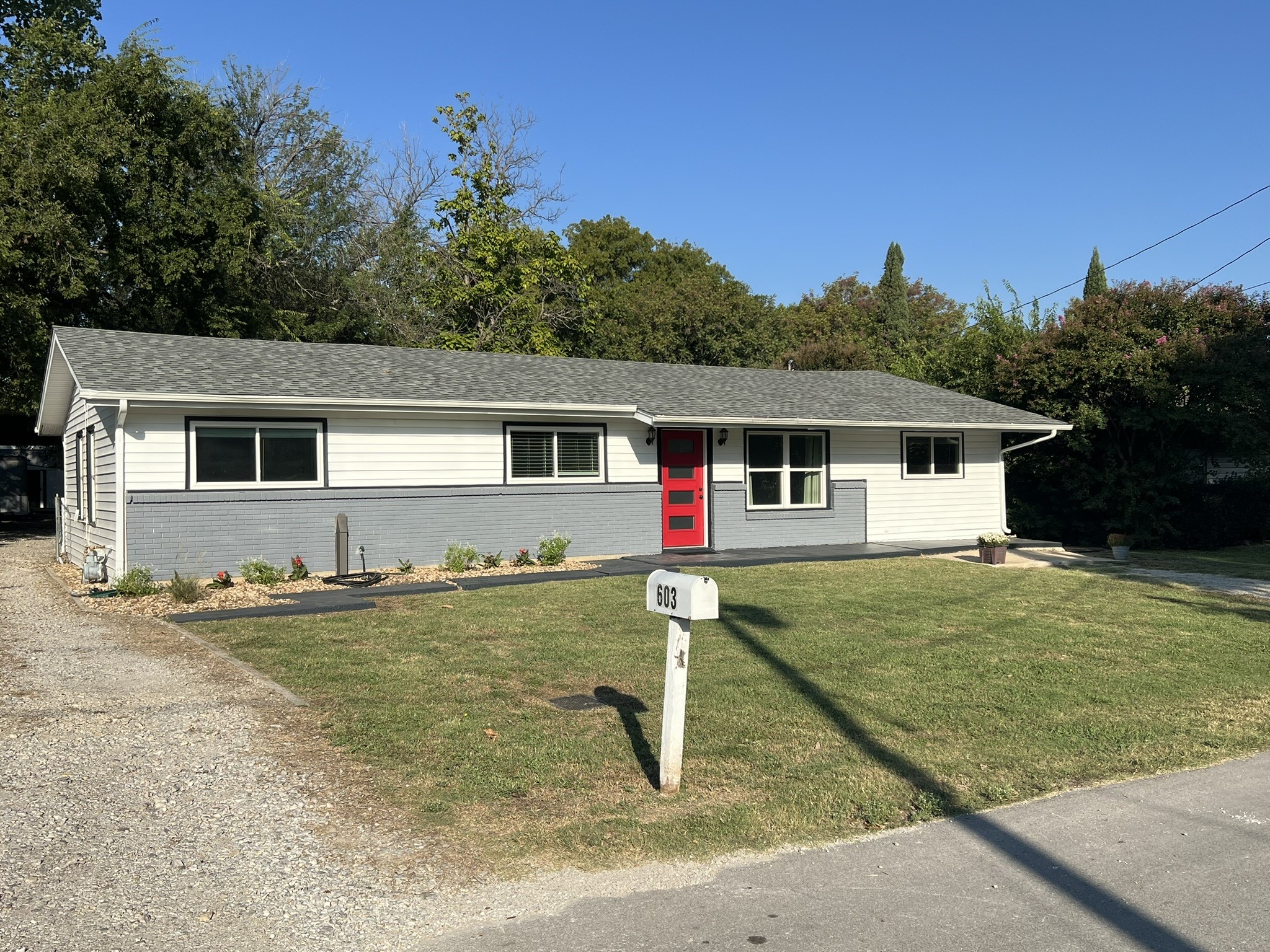 603 N Denton Avenue Justin TX 76247