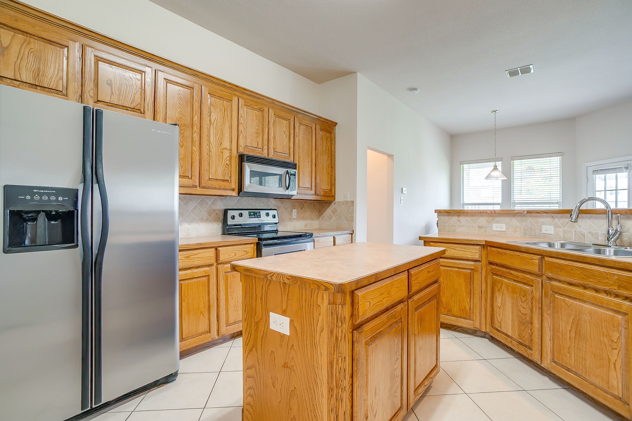 1164 Snowbird Court Benbrook TX 76126