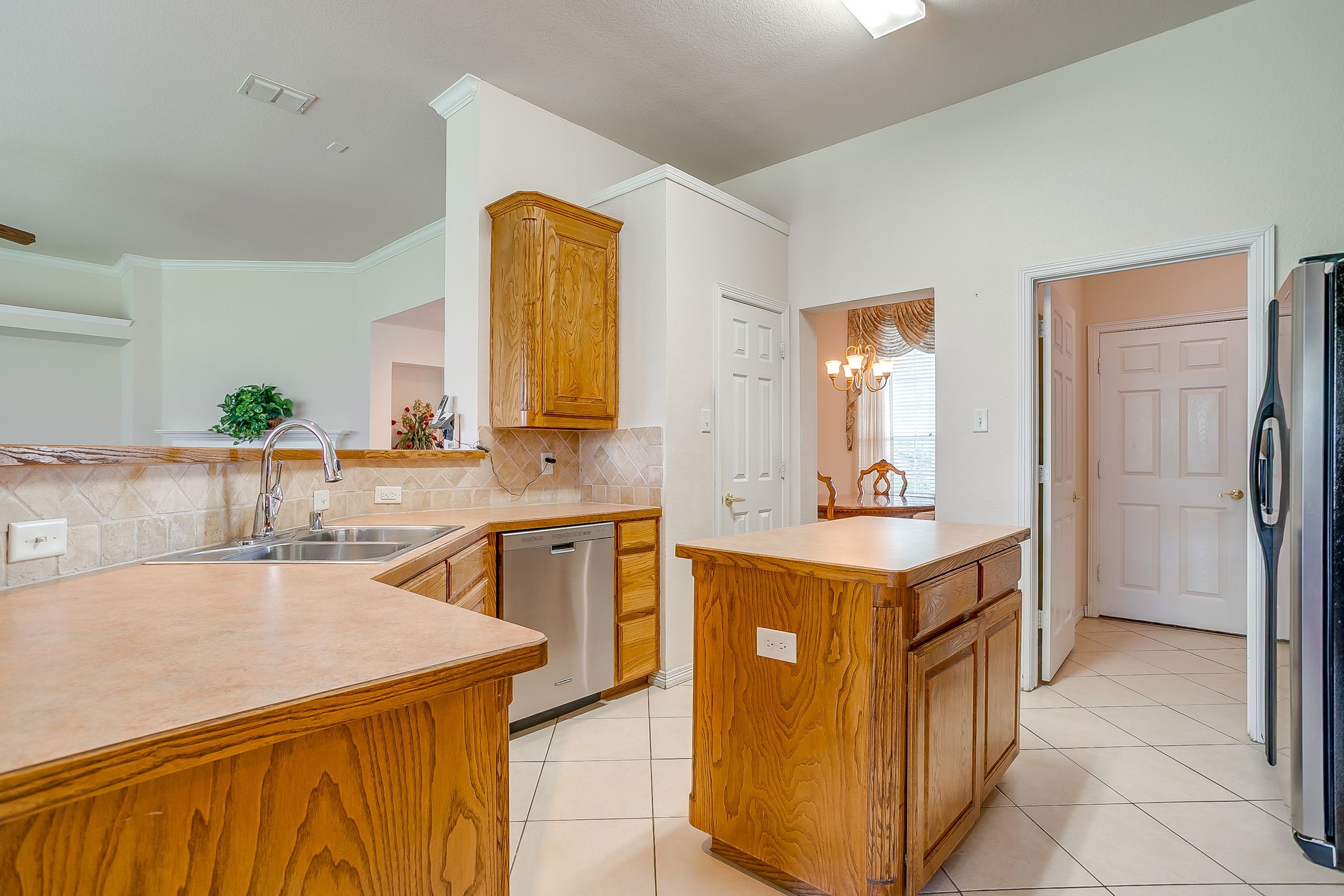 1164 Snowbird Court Benbrook TX 76126