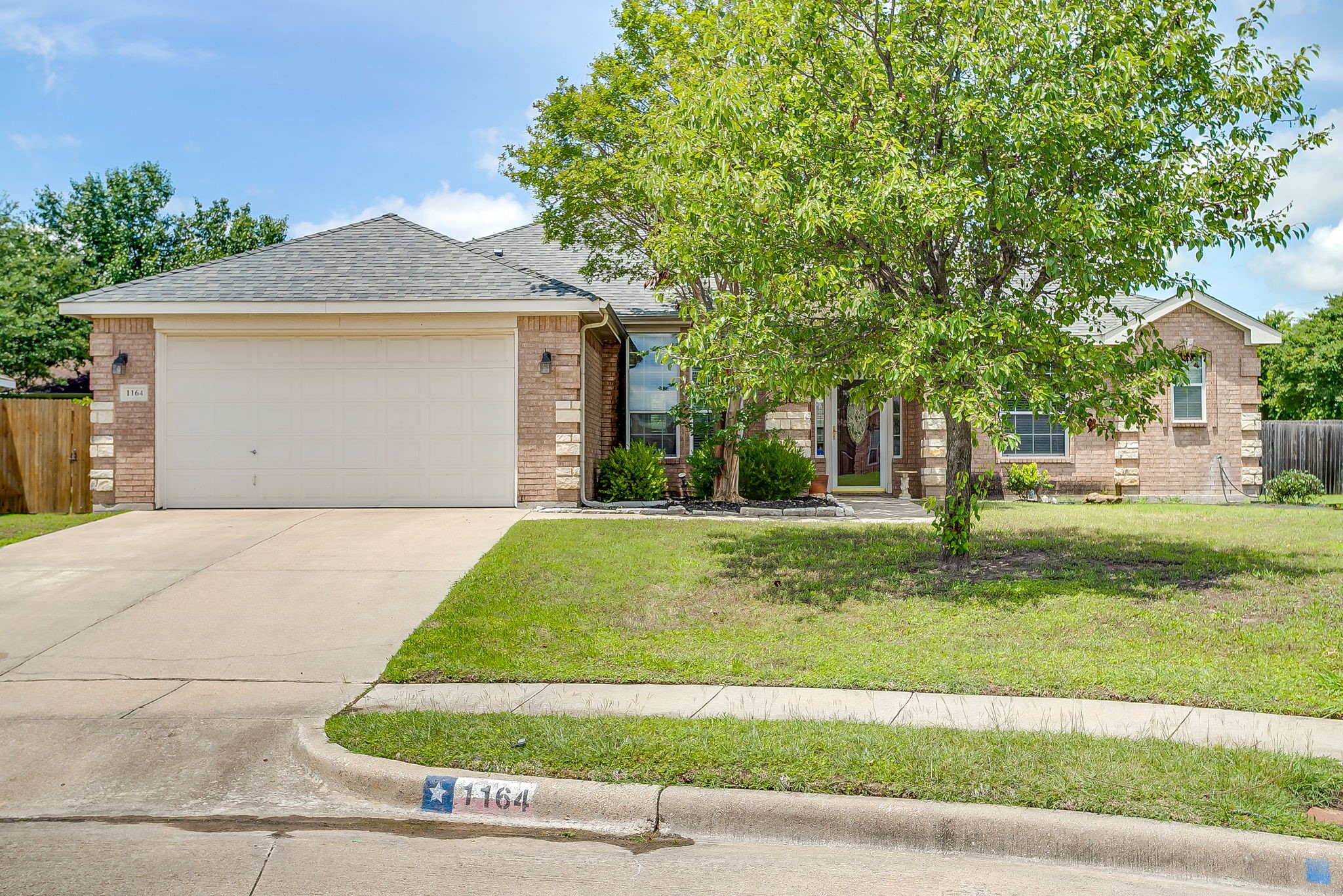 1164 Snowbird Court Benbrook TX 76126