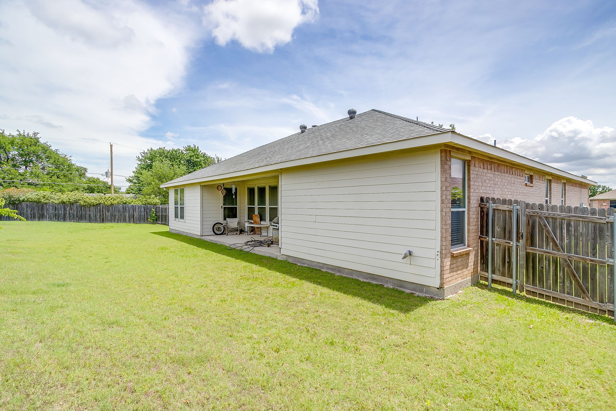 1164 Snowbird Court Benbrook TX 76126