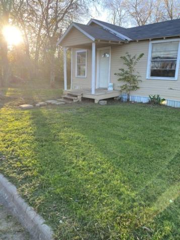 713 Culberson Avenue Groesbeck TX 76642