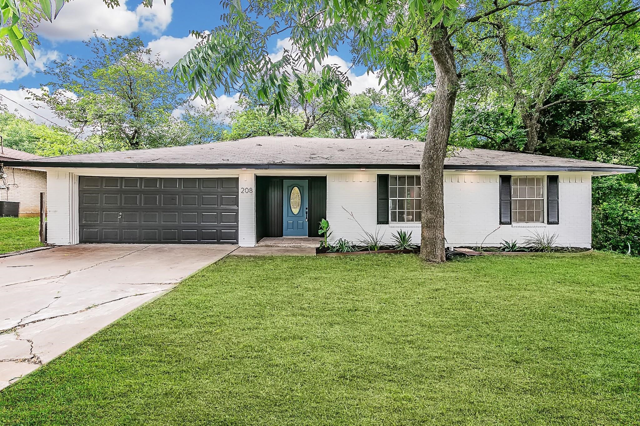 208 Evelyn Street Desoto TX 75115