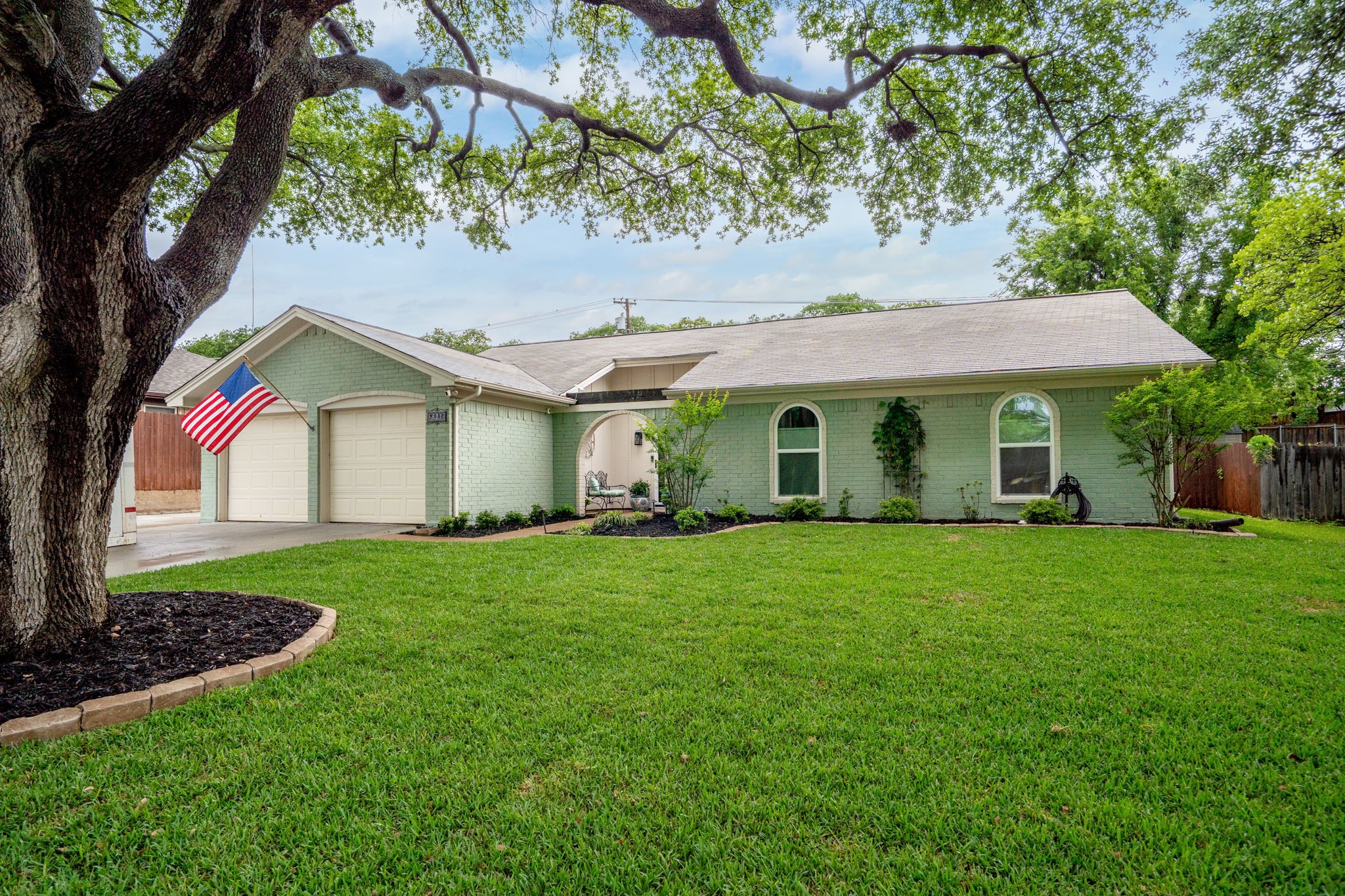 821 Harwood Terrace Bedford TX 76021