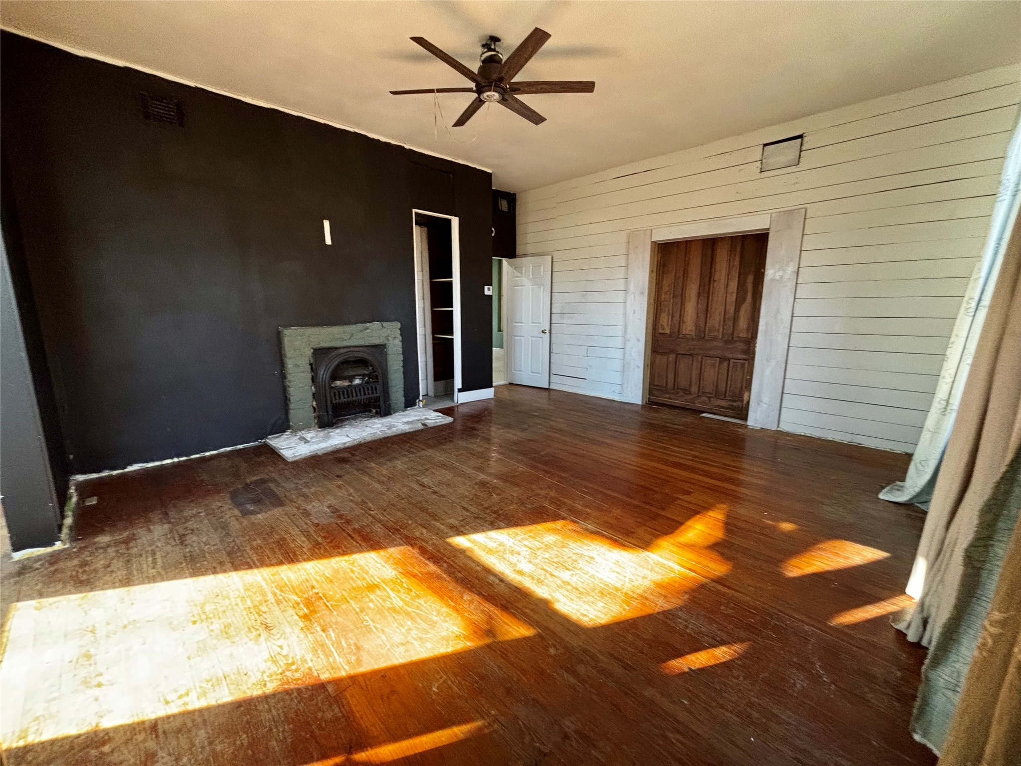 725 W 10th Street Bonham TX 75418