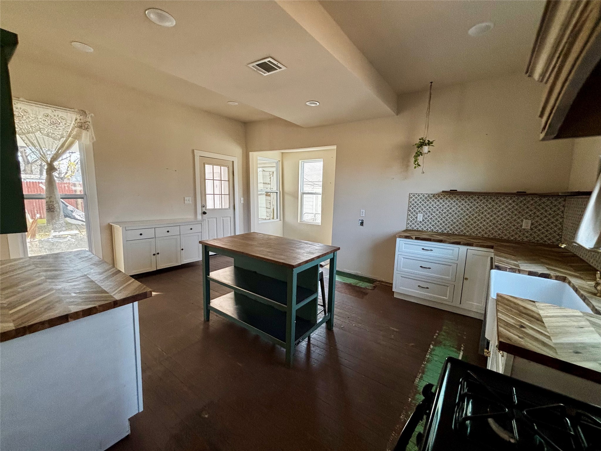 725 W 10th Street Bonham TX 75418