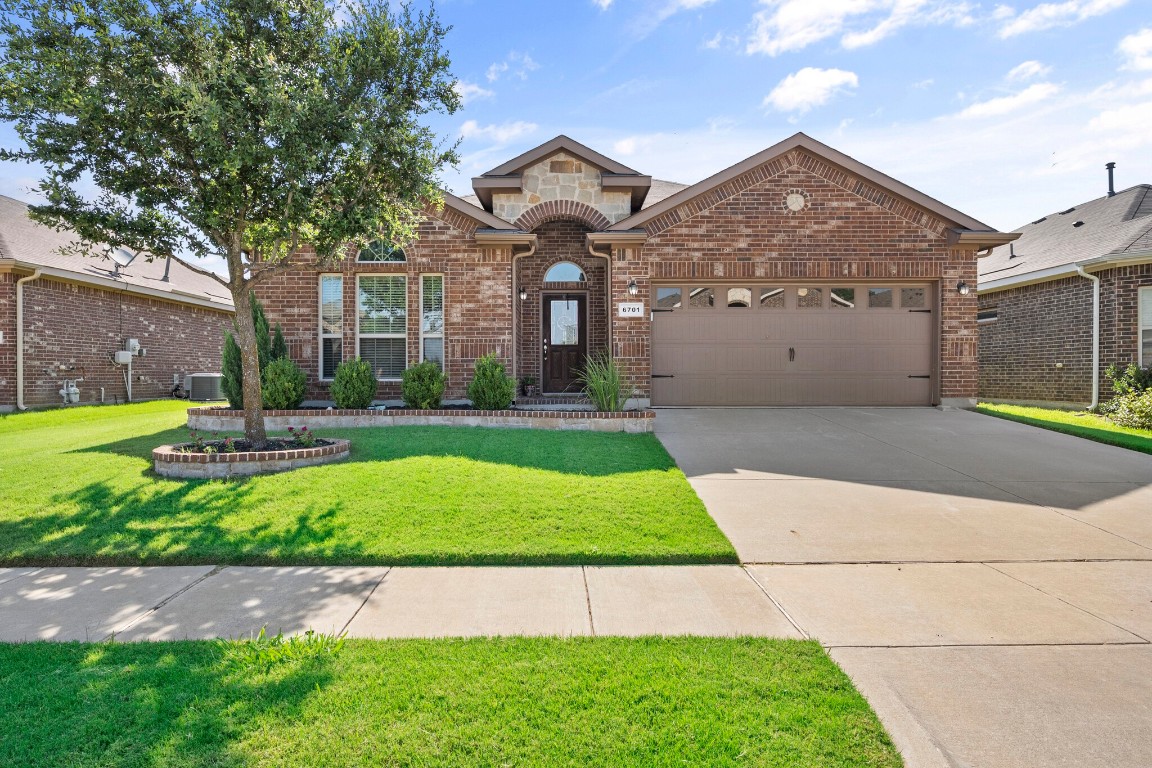 6701 Eliza Drive Arlington TX 76001