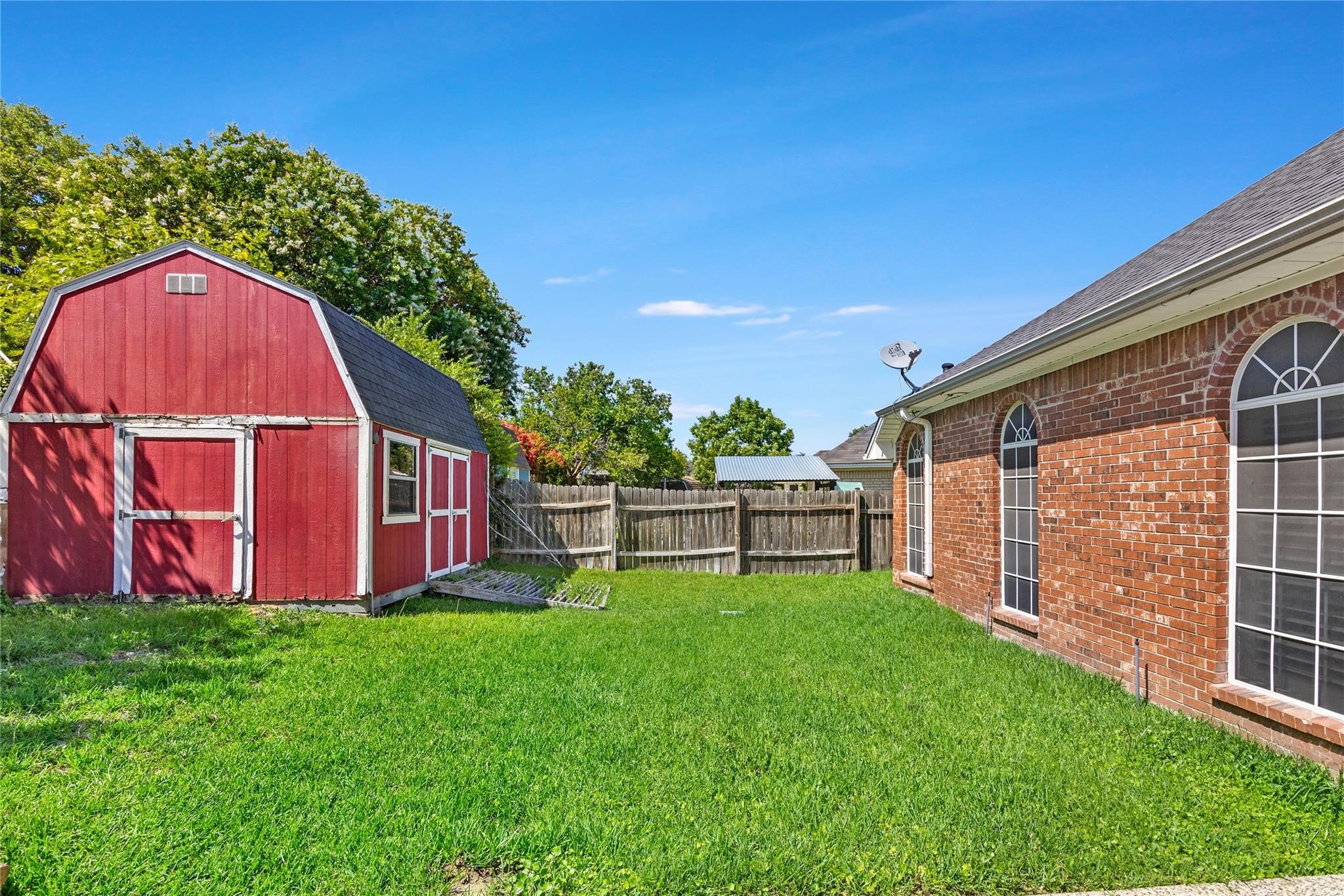 6113 Cliffbrook Drive North Richland Hills TX 76180