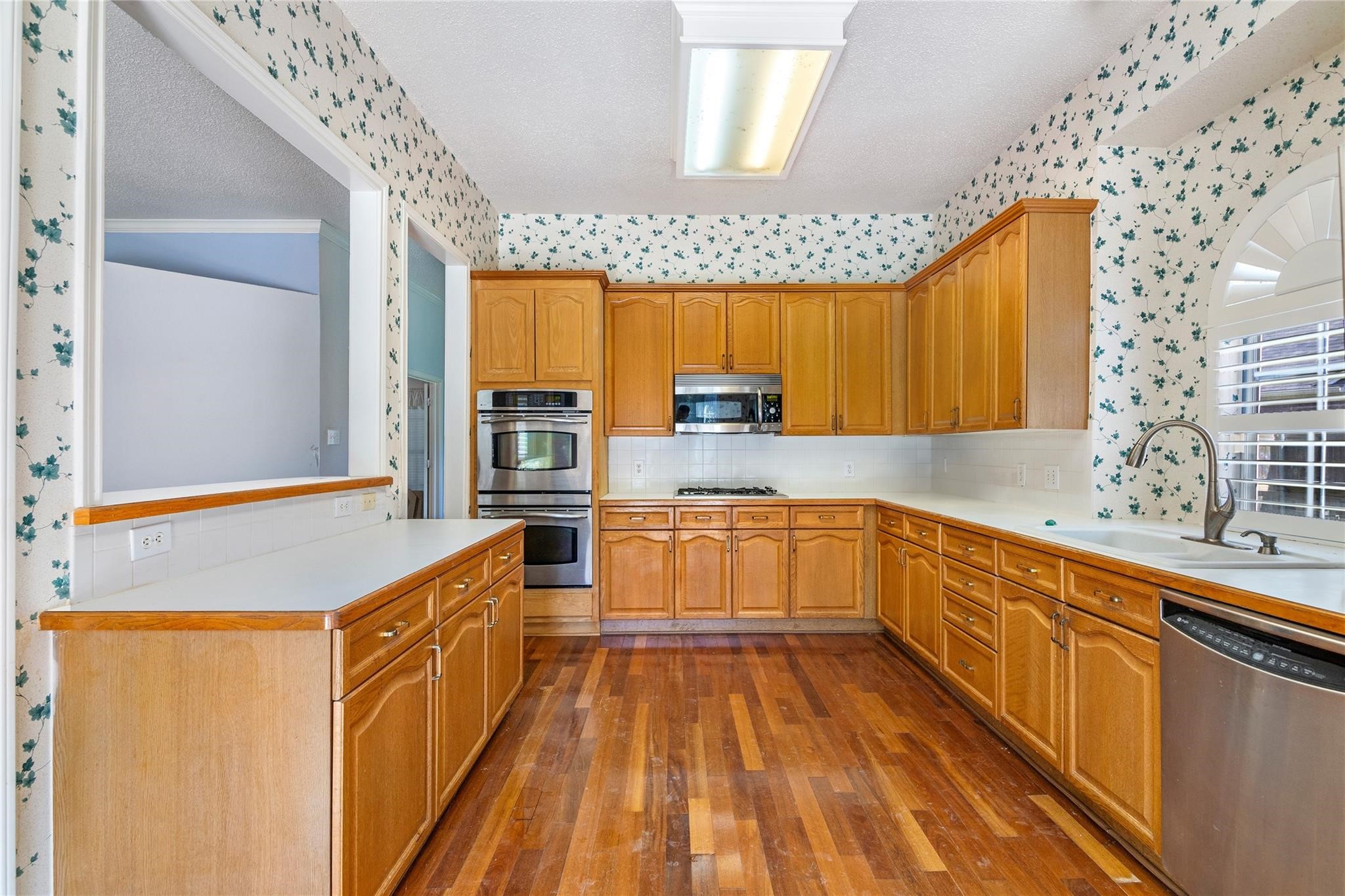 6113 Cliffbrook Drive North Richland Hills TX 76180