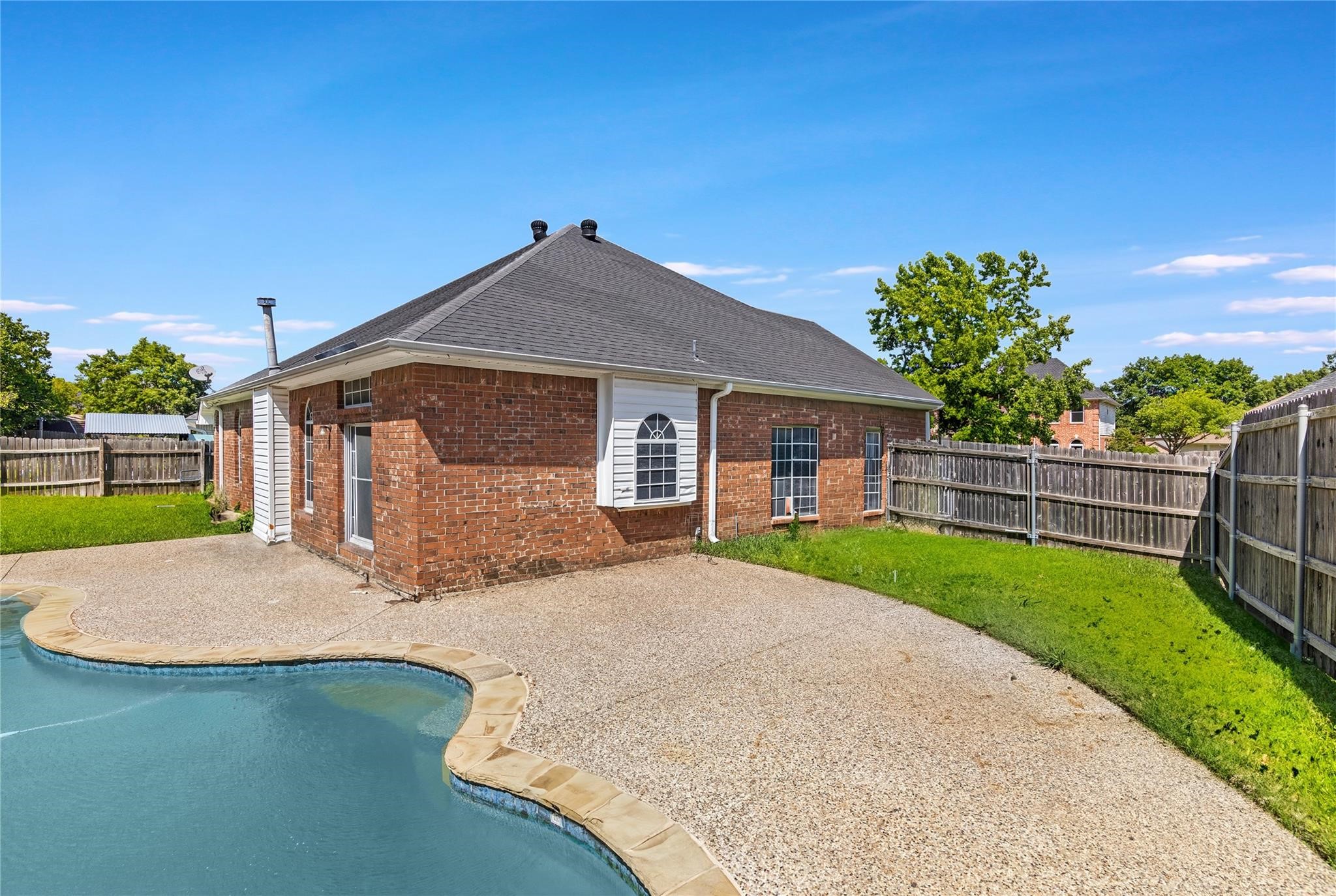 6113 Cliffbrook Drive North Richland Hills TX 76180
