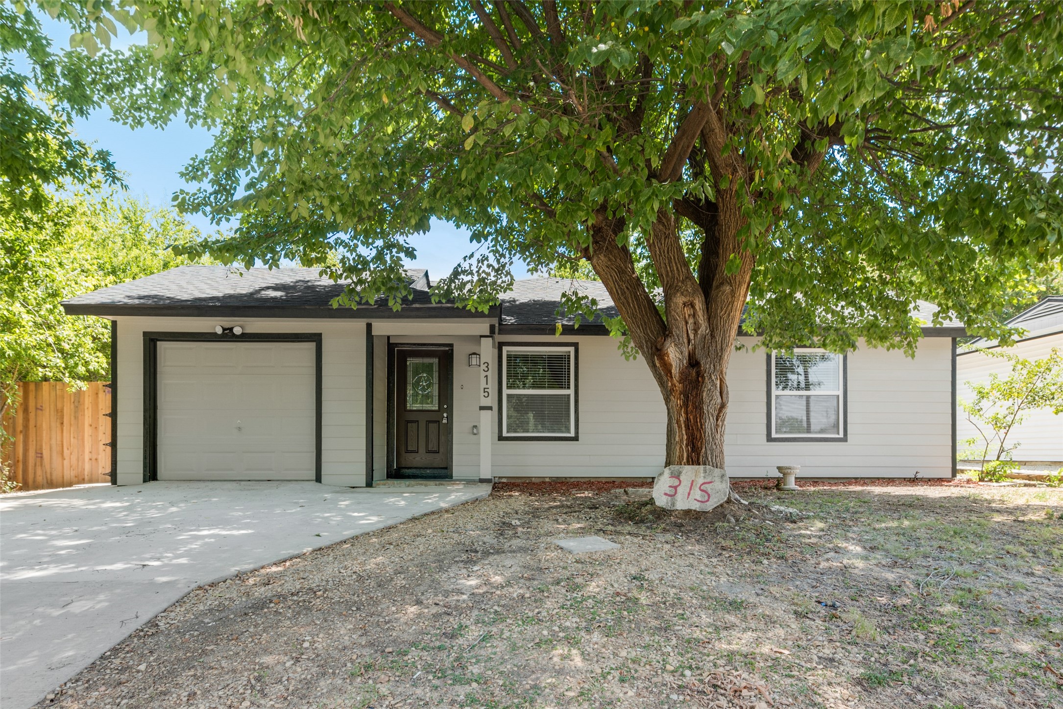 315 Highland Drive Arlington TX 76010