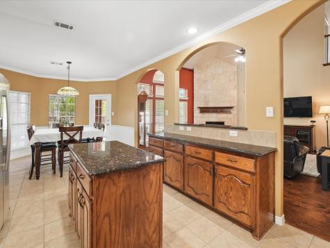2824 Gillespie Lane Grand Prairie TX 75052