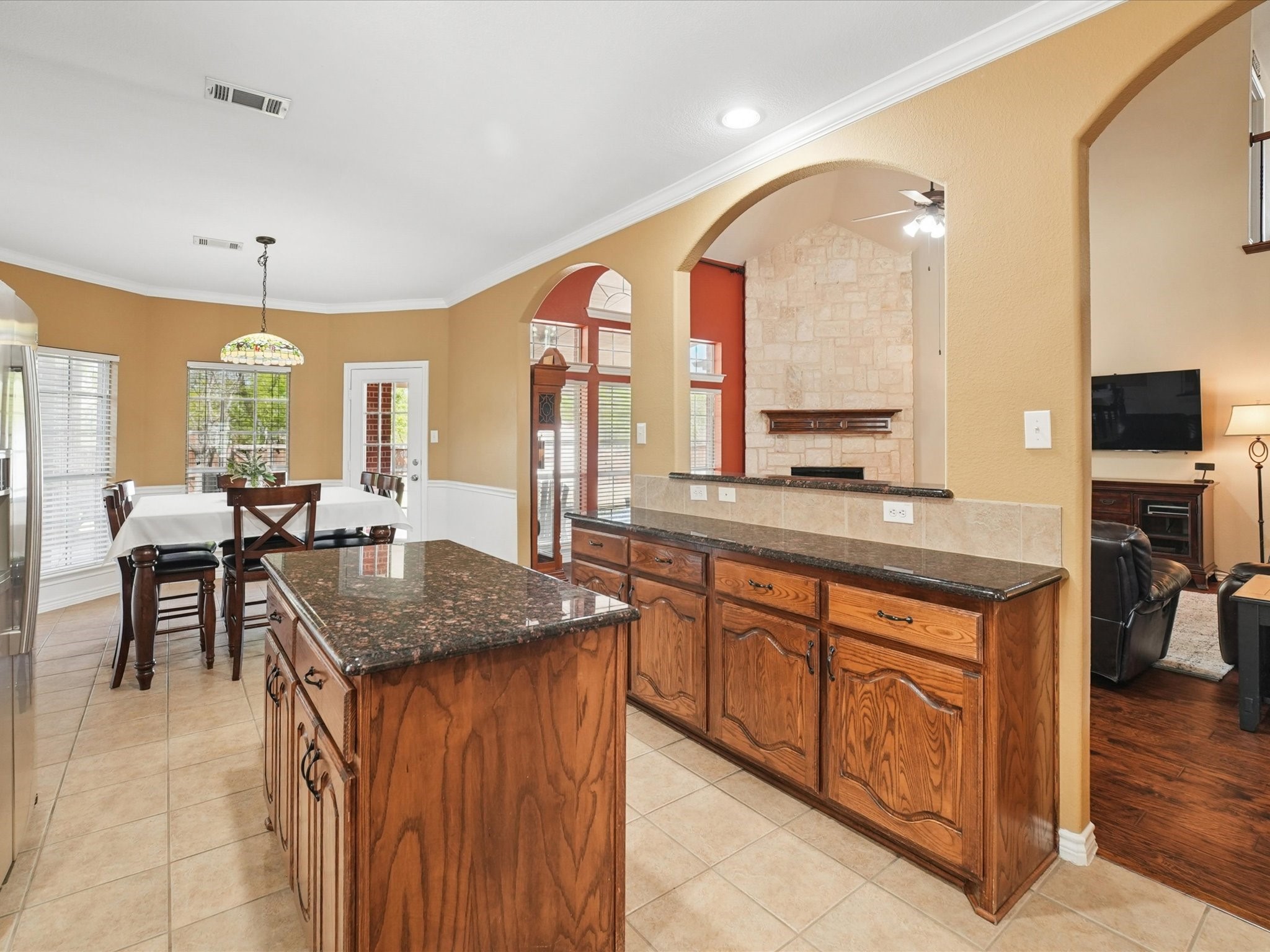2824 Gillespie Lane Grand Prairie TX 75052