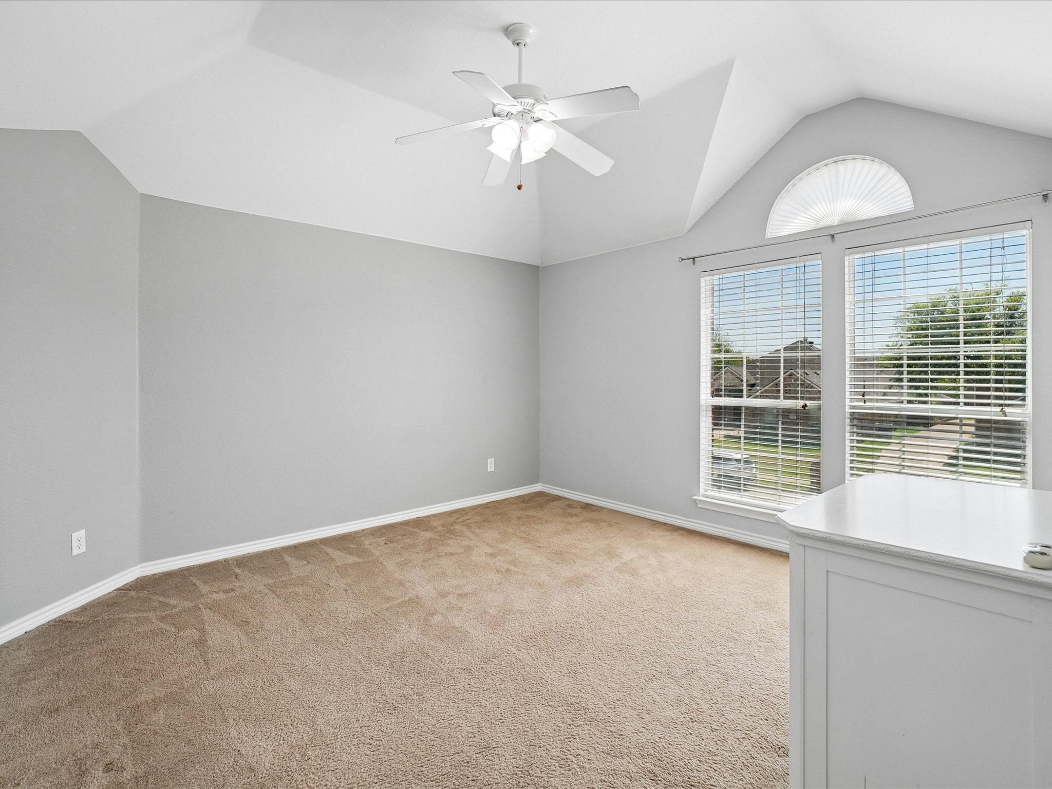 2824 Gillespie Lane Grand Prairie TX 75052