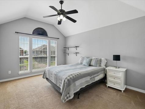2824 Gillespie Lane Grand Prairie TX 75052