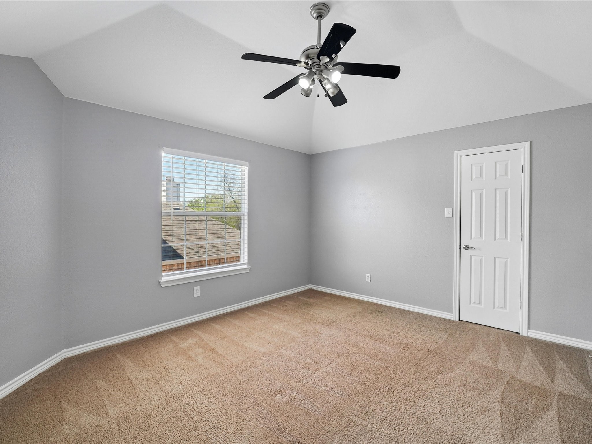 2824 Gillespie Lane Grand Prairie TX 75052