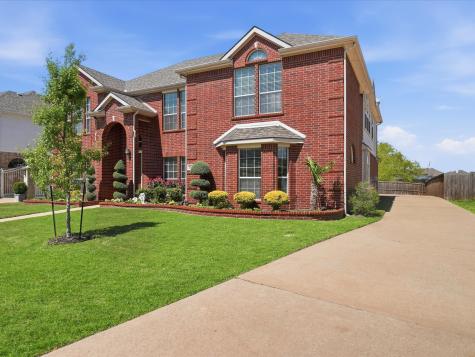 2824 Gillespie Lane Grand Prairie TX 75052