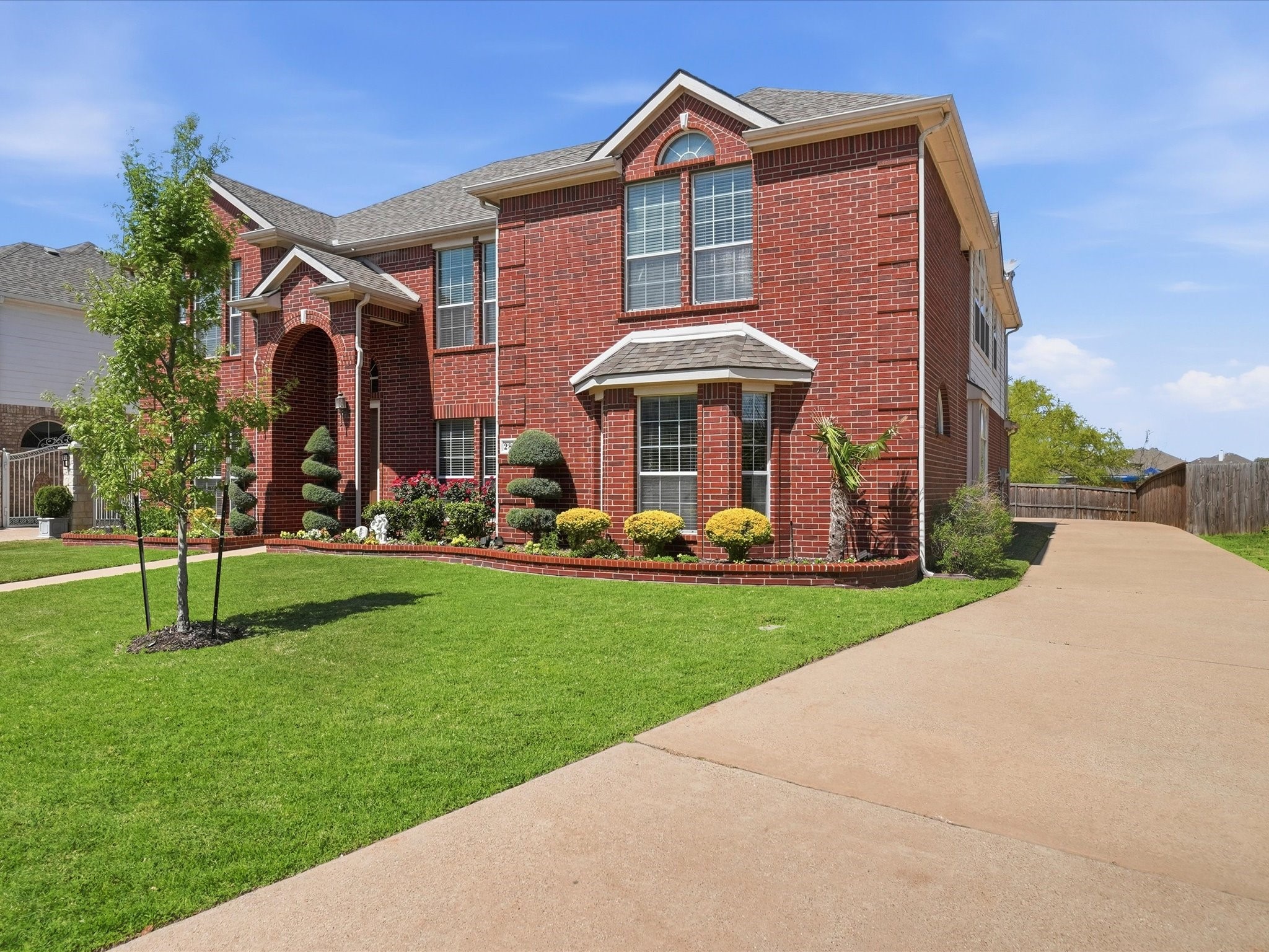 2824 Gillespie Lane Grand Prairie TX 75052