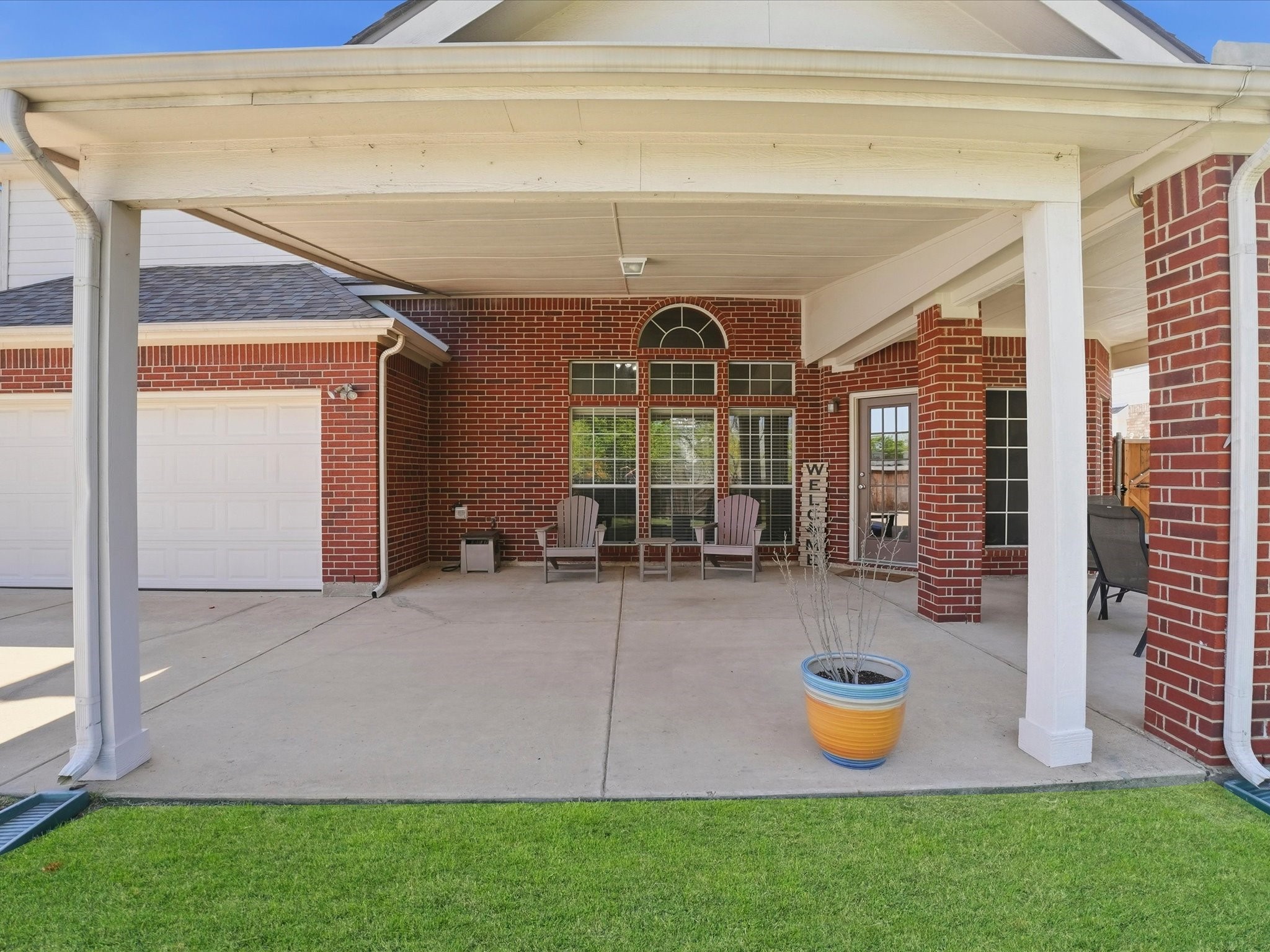 2824 Gillespie Lane Grand Prairie TX 75052
