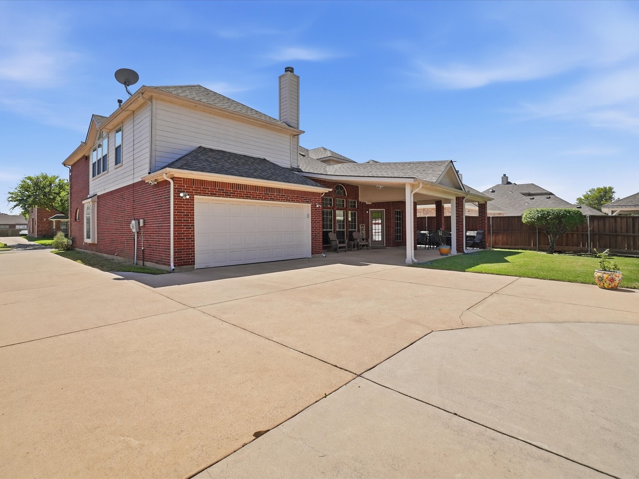 2824 Gillespie Lane Grand Prairie TX 75052