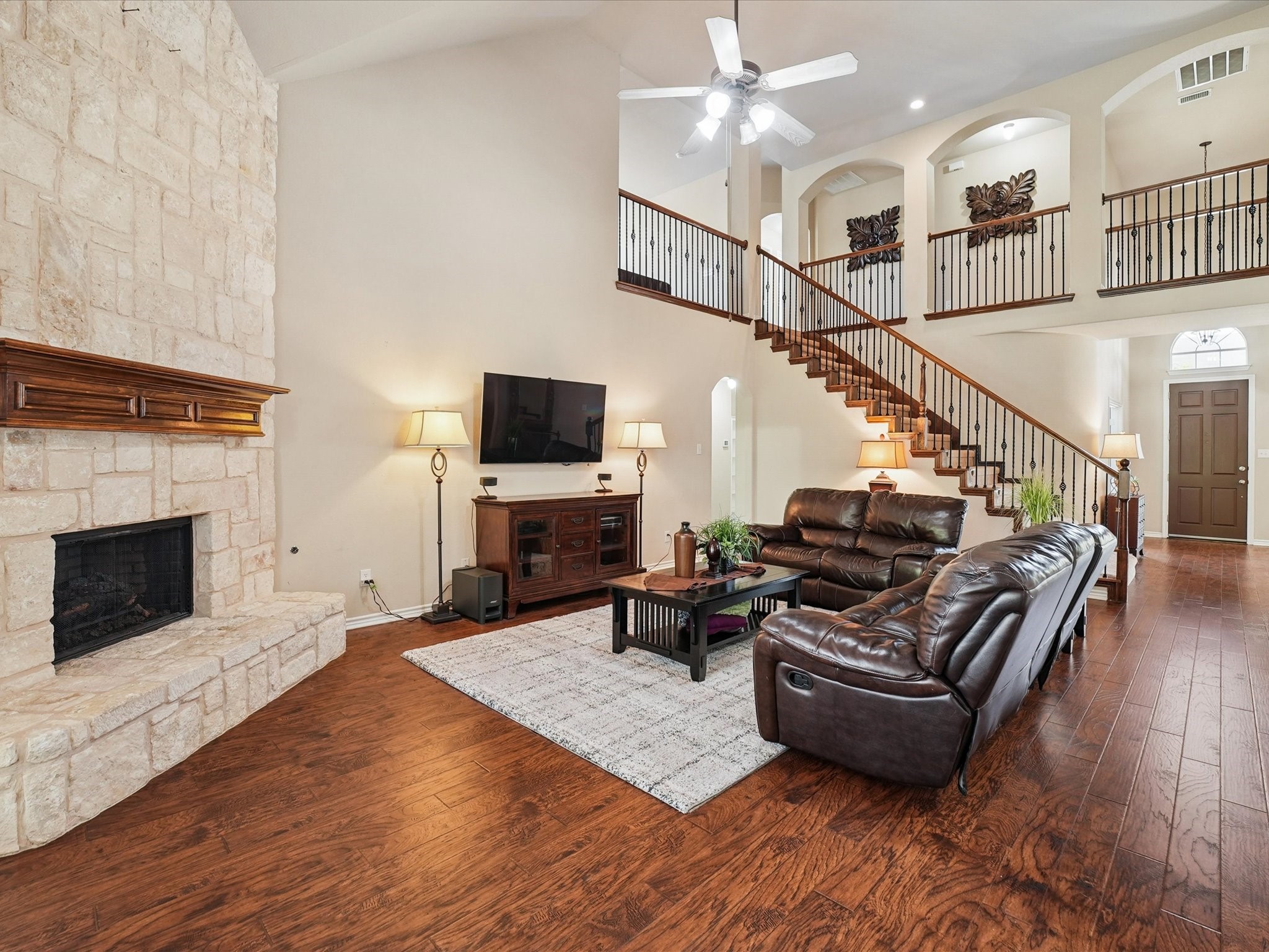 2824 Gillespie Lane Grand Prairie TX 75052