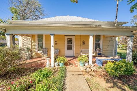 201 N 3rd Street Krum TX 76249