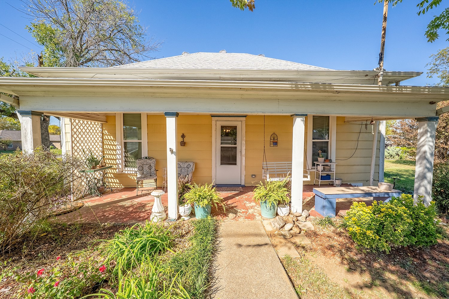 201 N 3rd Street Krum TX 76249