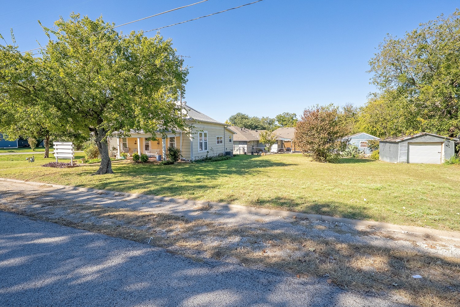 201 N 3rd Street Krum TX 76249