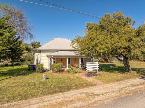 201 N 3rd Street Krum TX 76249