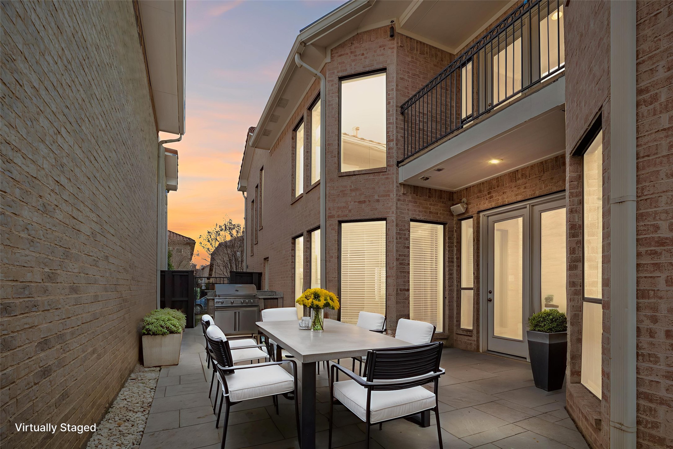 821 La Cima Irving TX 75039