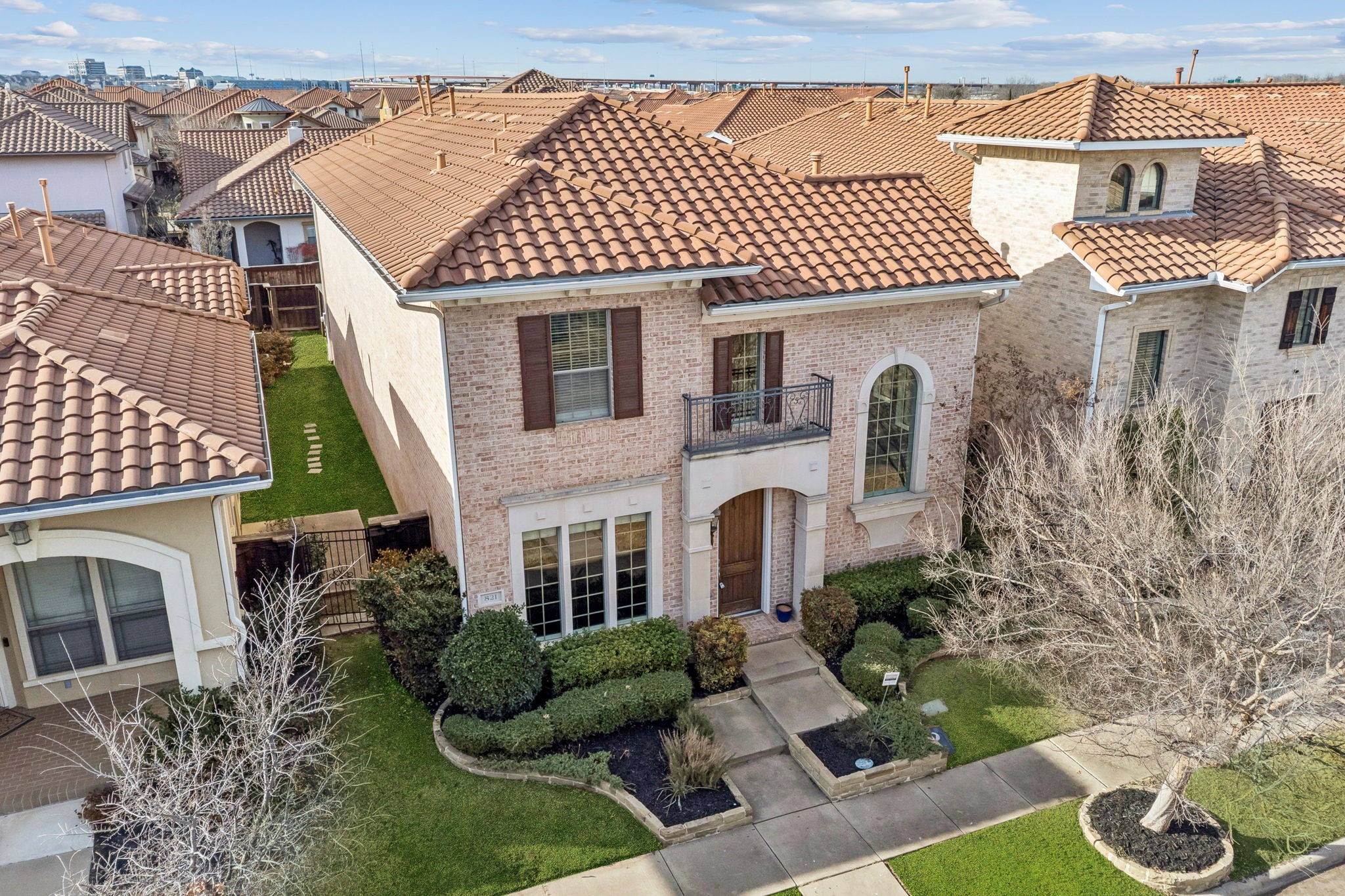 821 La Cima Irving TX 75039