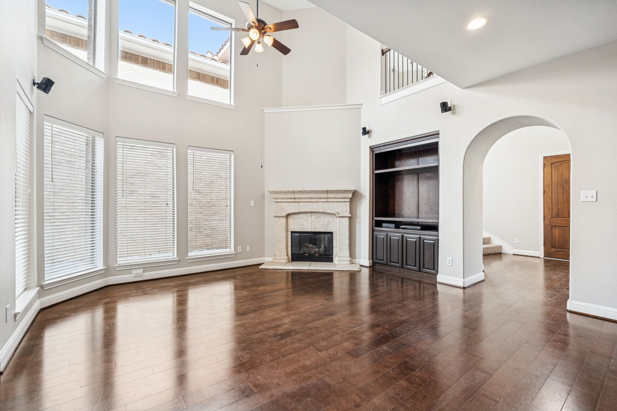 821 La Cima Irving TX 75039