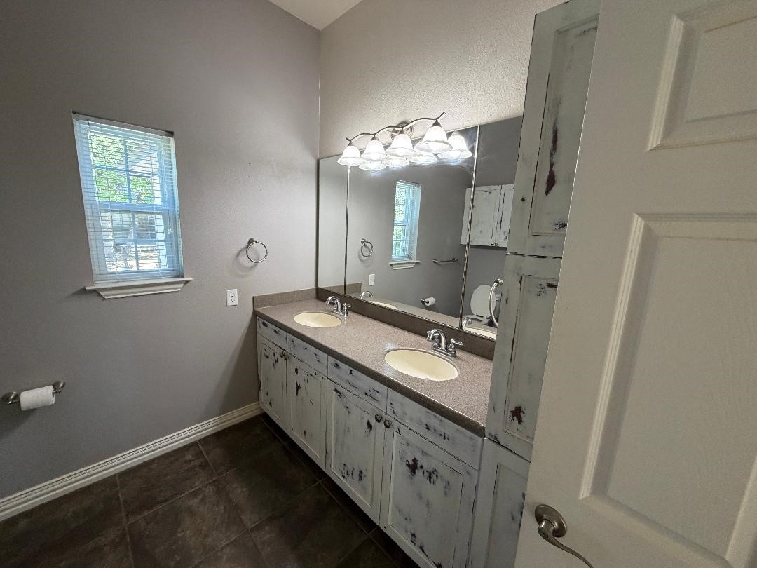 279 Hcr 1367 Hillsboro TX 76645