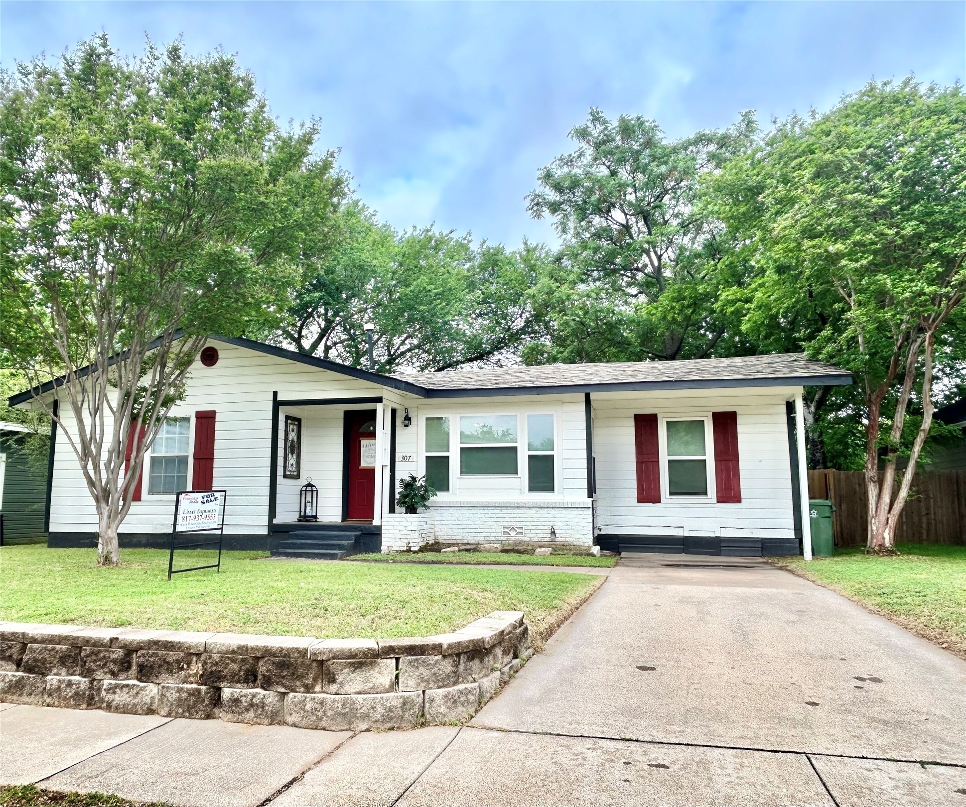 307 Terry Road Hurst TX 76053