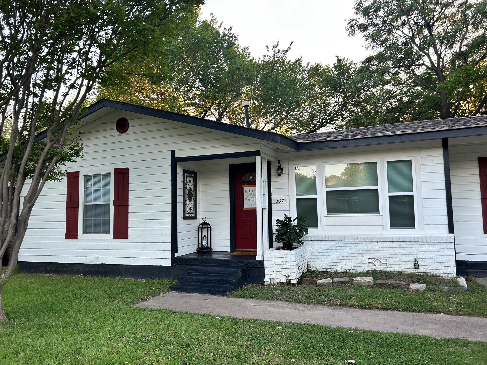307 Terry Road Hurst TX 76053