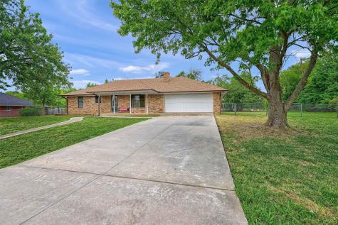 400 W Fraser Street Leonard TX 75452