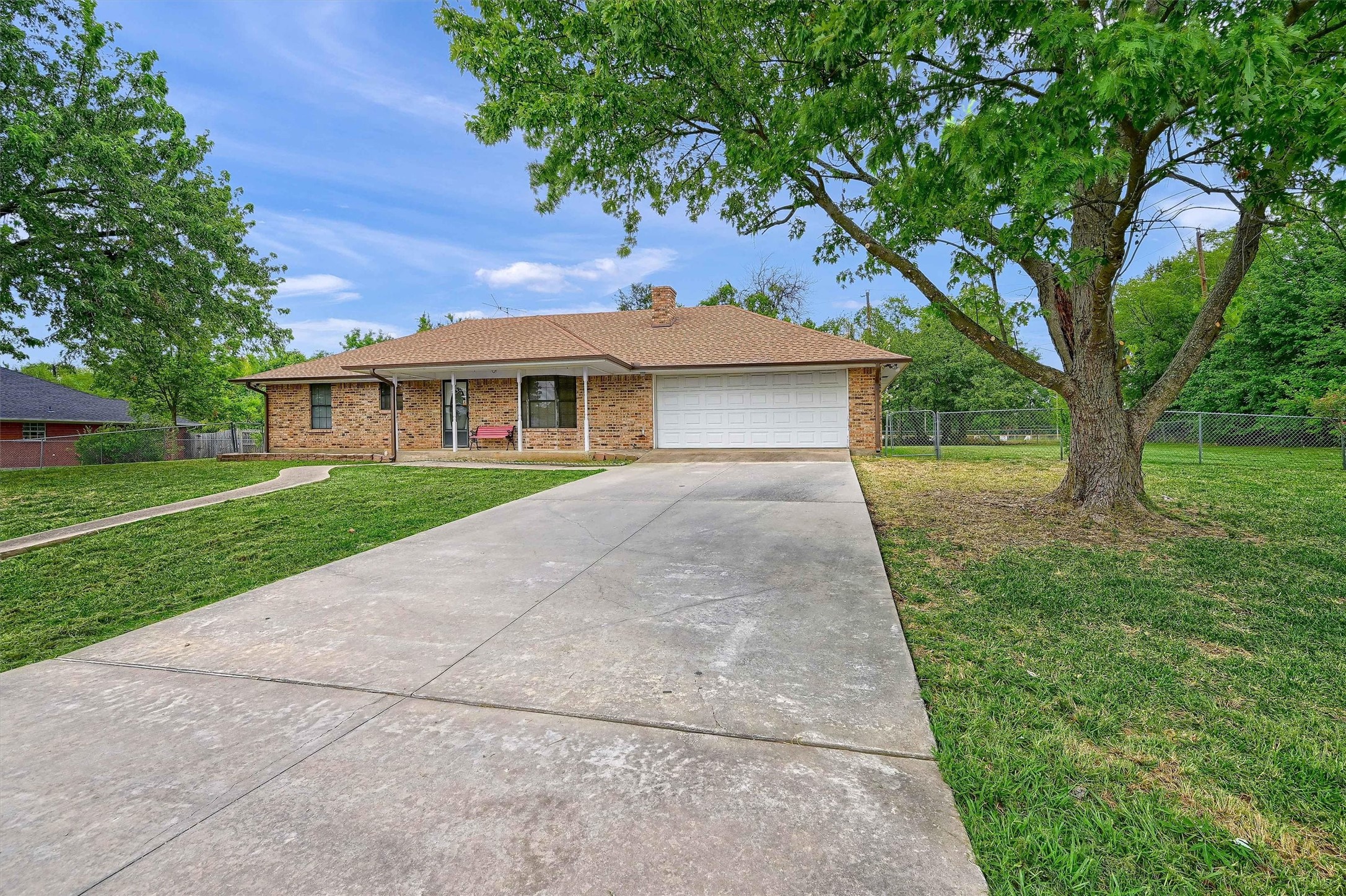 400 W Fraser Street Leonard TX 75452