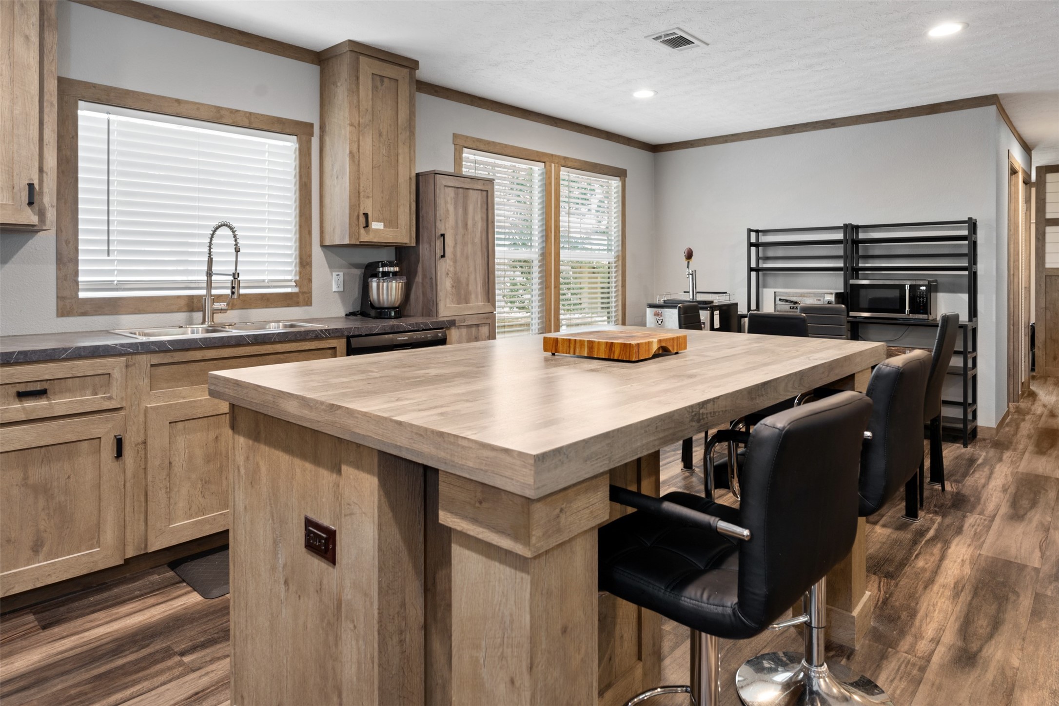 136 Thunderbird Drive Mabank TX 75156