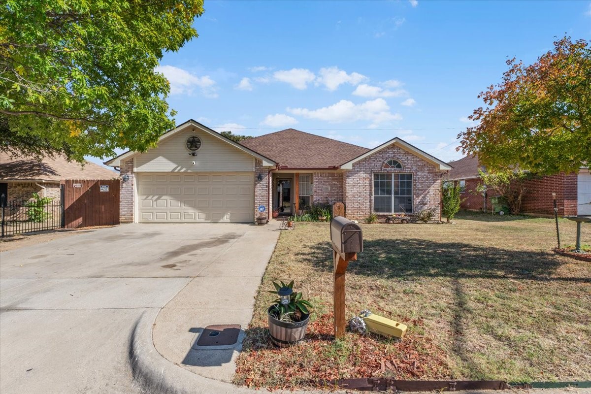 1725 Canterbury Circle Fort Worth TX 76112