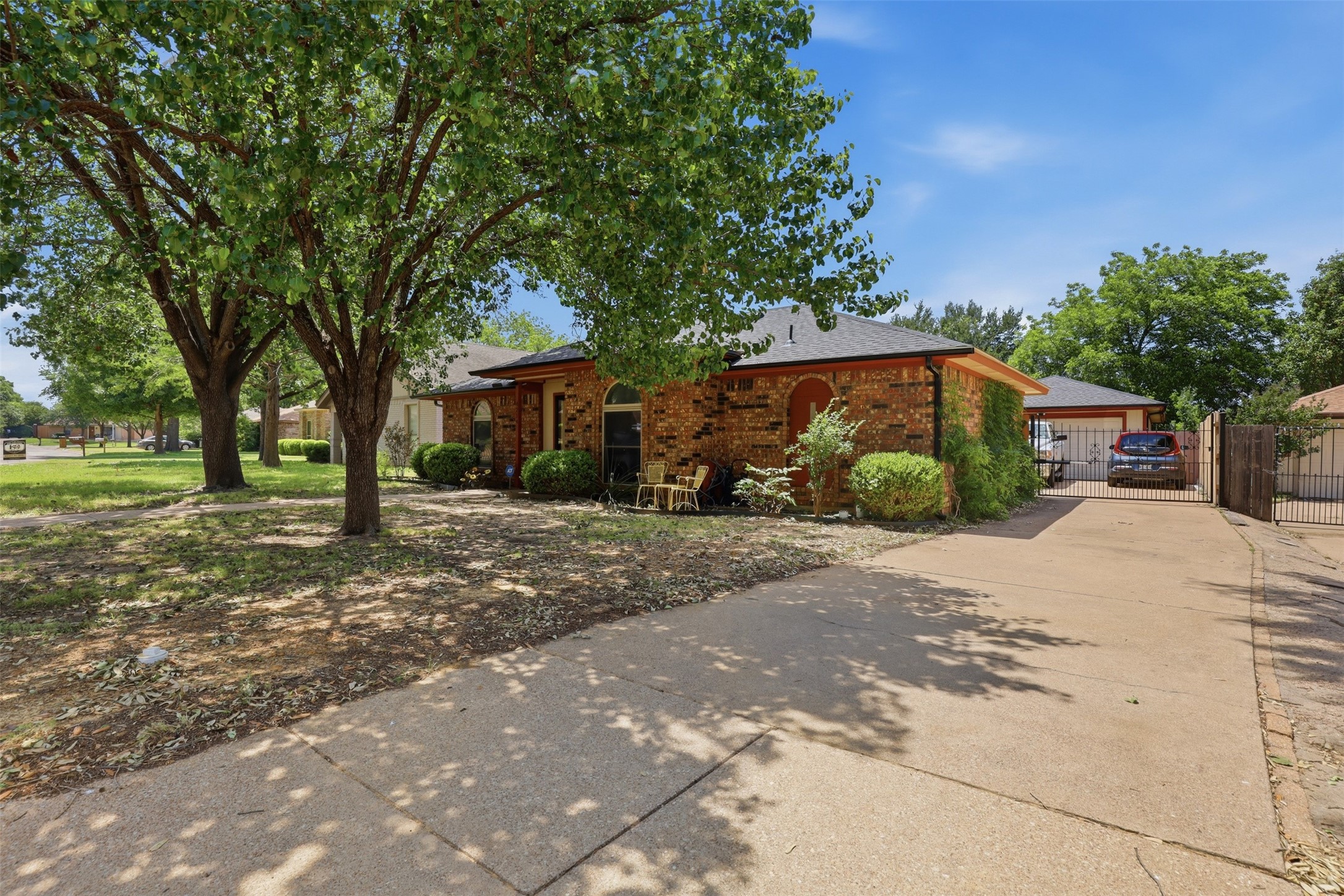 4214 Windhurst Drive Arlington TX 76015