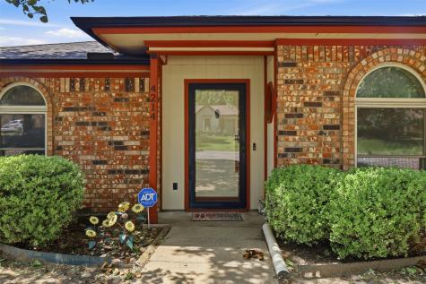 4214 Windhurst Drive Arlington TX 76015